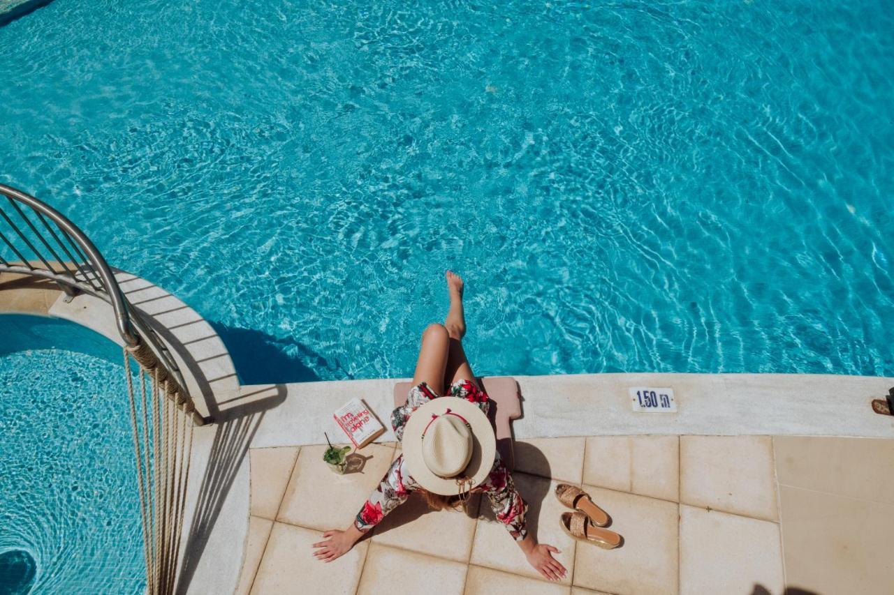 Country Inn Kallithea  외부 사진