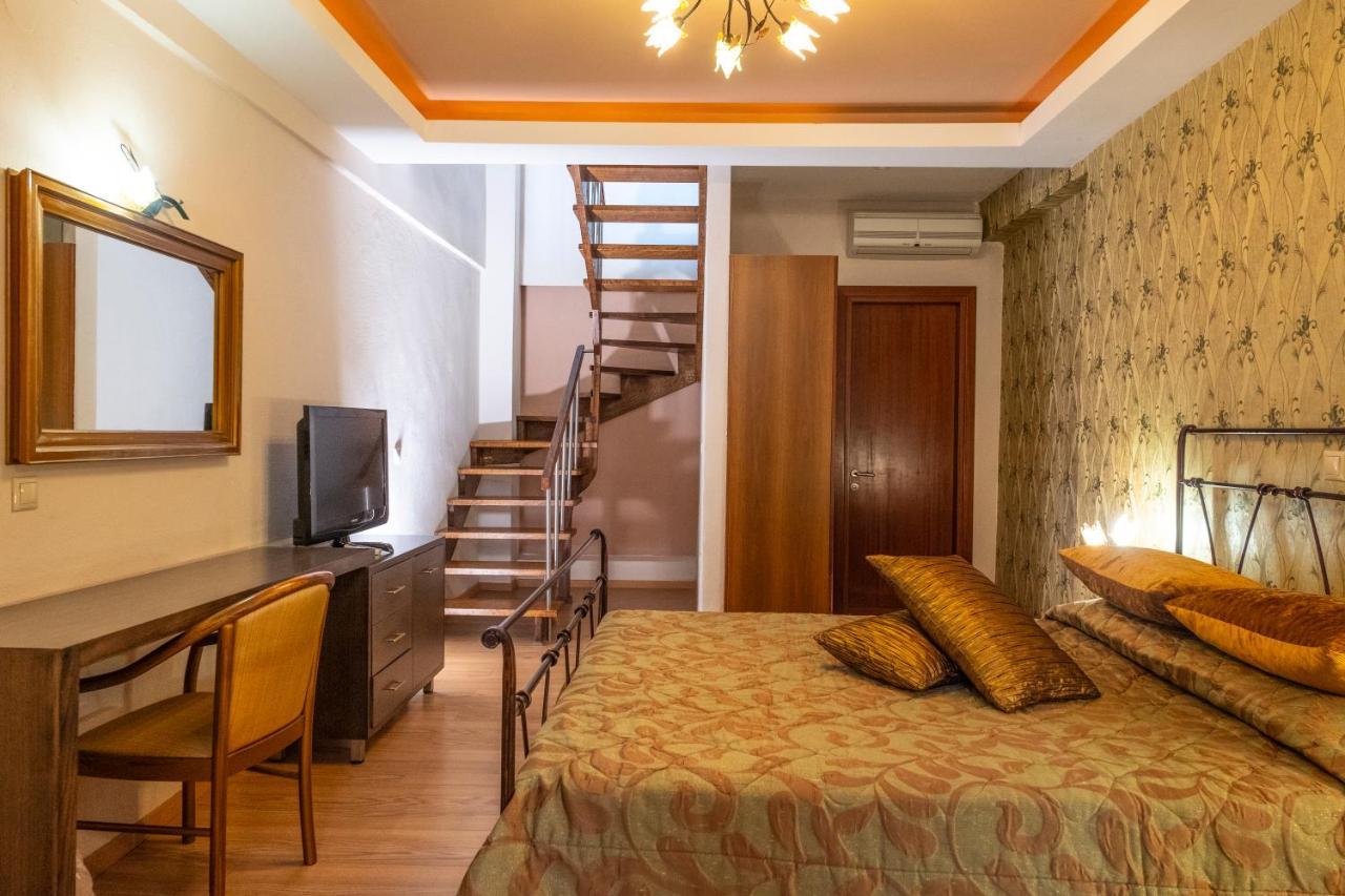 Country Inn Kallithea  외부 사진