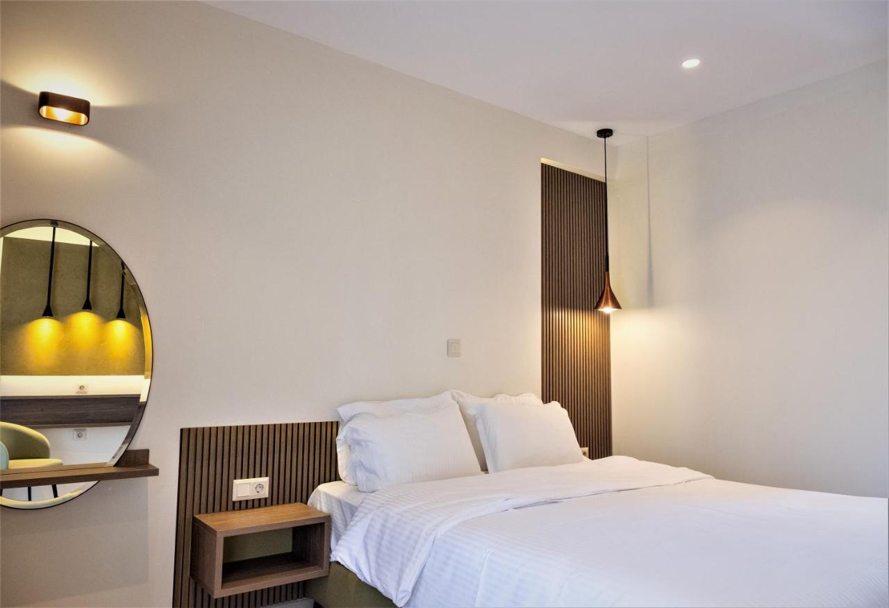 Country Inn Kallithea  외부 사진