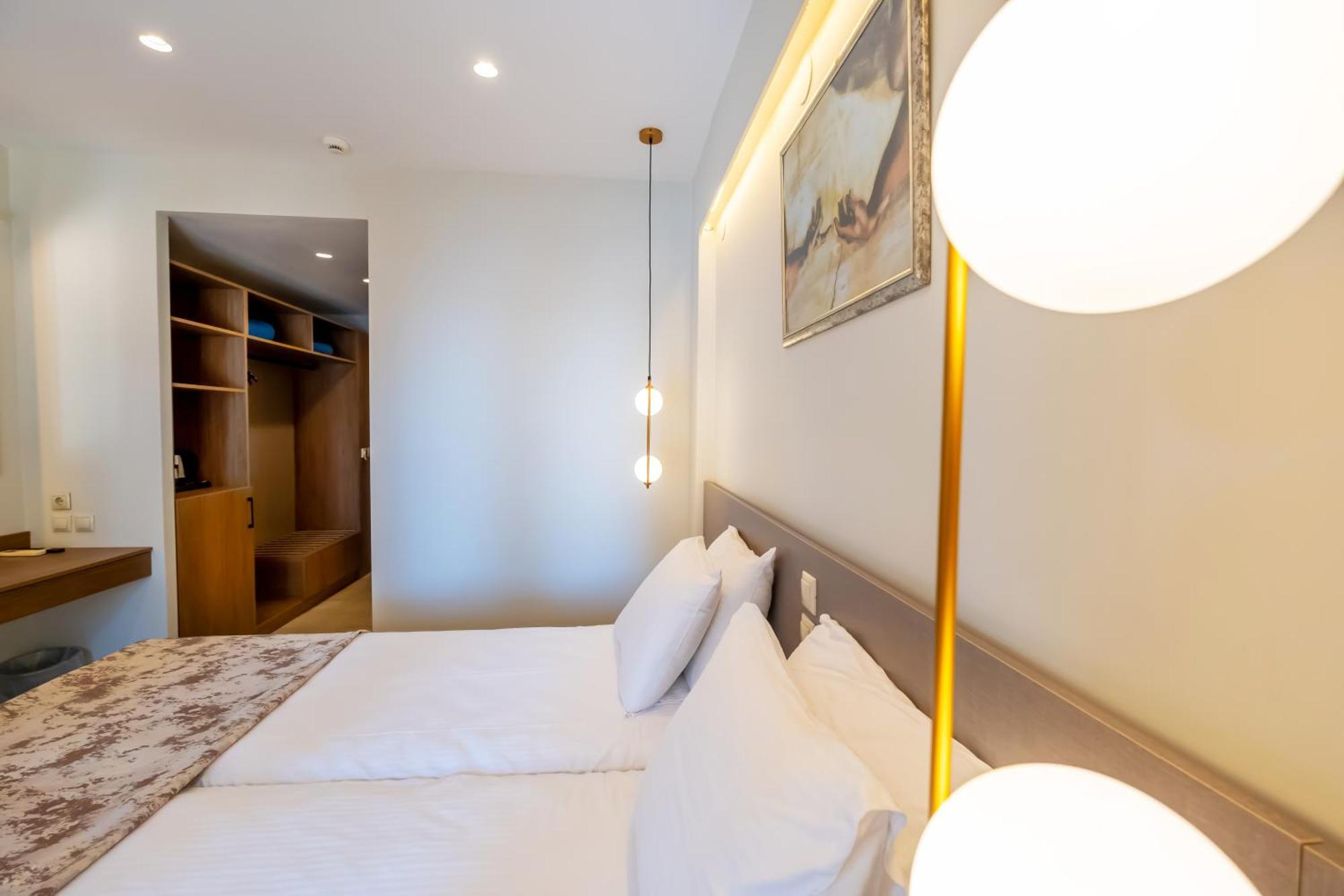 Country Inn Kallithea  외부 사진